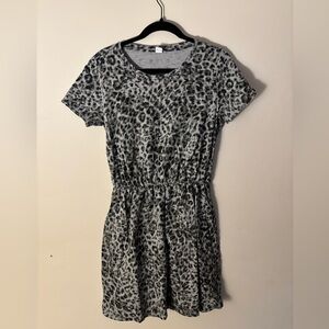 Old Navy Gray Leopard Print Waist Defined Slub Knit T-shirt Dress